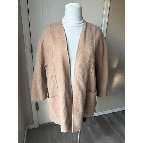 Zara woman hand - hand, tan