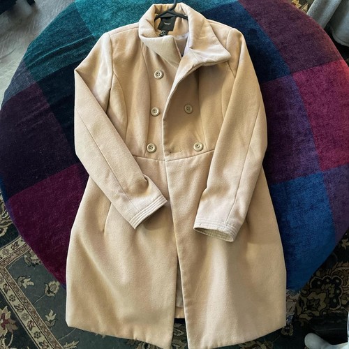 Cream and tan camel - camel, pea